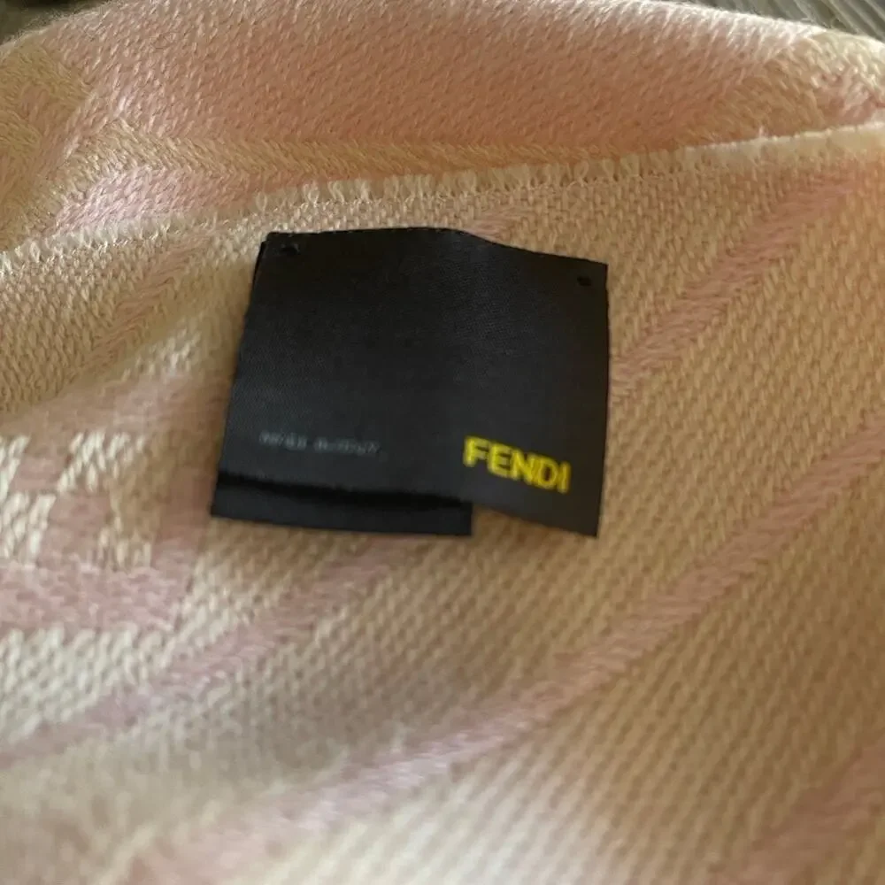 Fendi 100% wool pale pink scarf